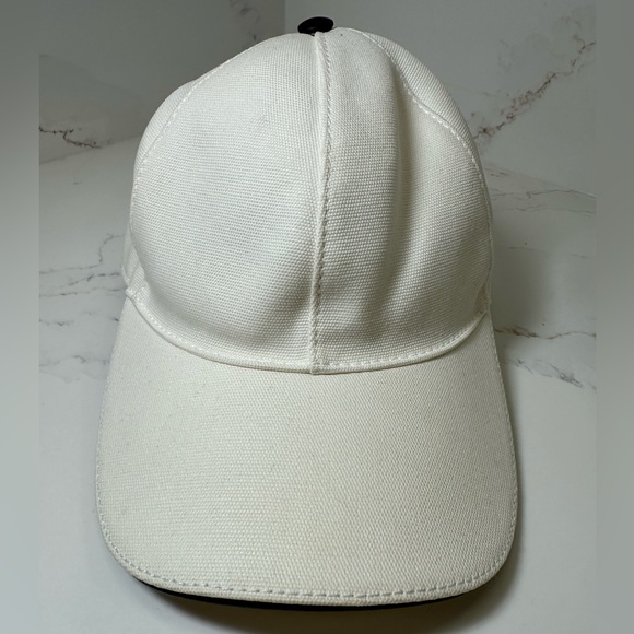 Gucci Canvas Interlocking GG Baseball Cap - Picture 5 of 10